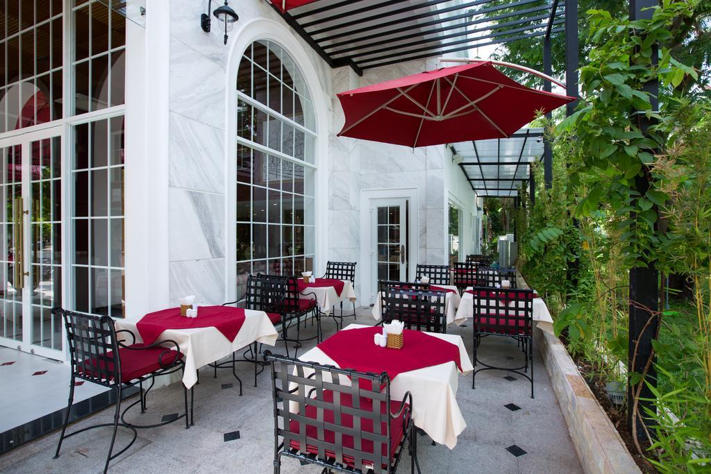 Hotel L'Odeon Phu My Hung Ho Chi Minh Zewnętrze zdjęcie