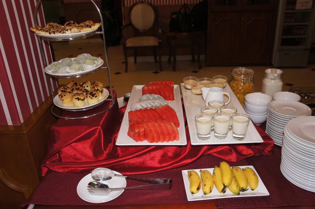Hotel L'Odeon Phu My Hung Ho Chi Minh Zewnętrze zdjęcie